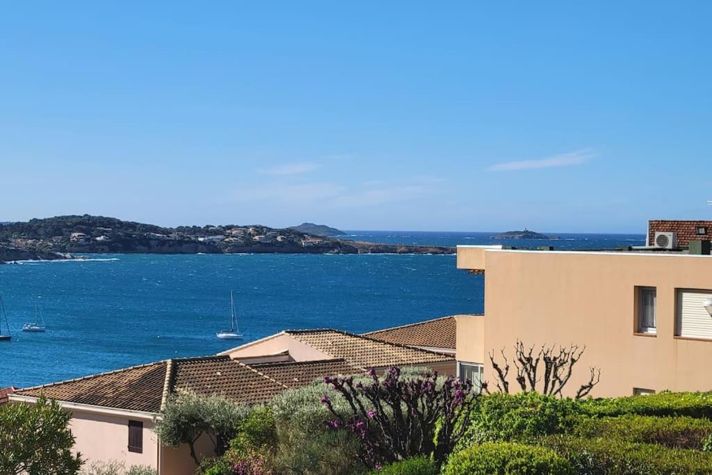T2 Vue Mer Dans Residence Calme / T2 Sea View In A Quiet Residence Bandol Exterior photo